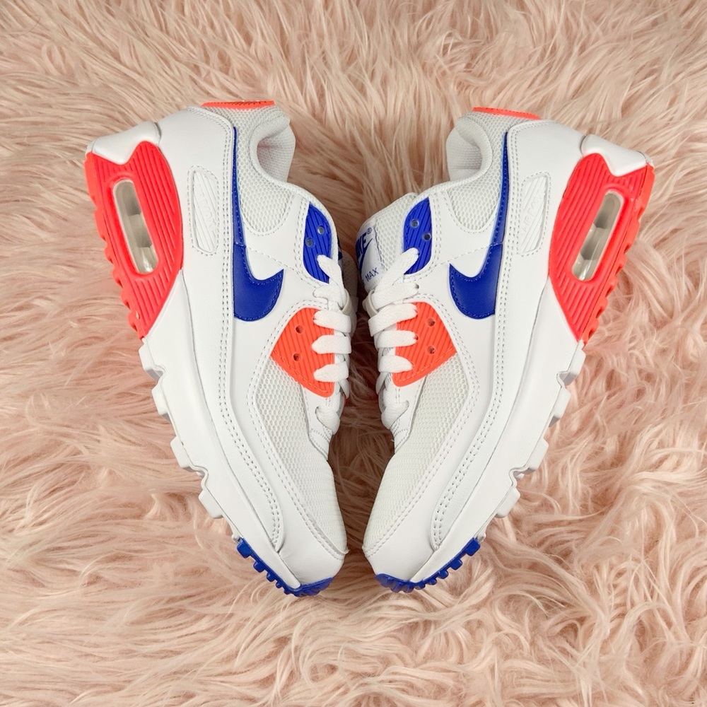 New Nike Women’s Air Max 90 - Picture 4 of 10